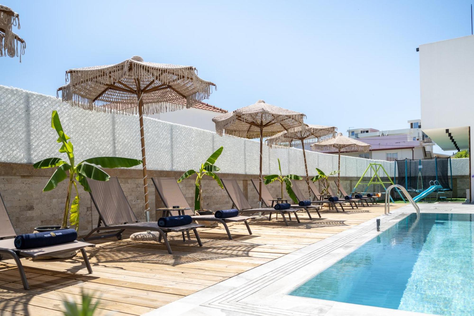 Hotel Teuta Ulcinj Exterior foto